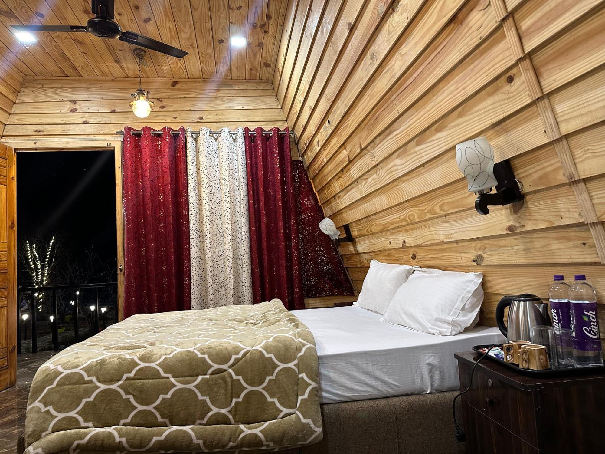 Cabana Riverside Resort - Kainchi Dham Nainital Eksteriør bilde