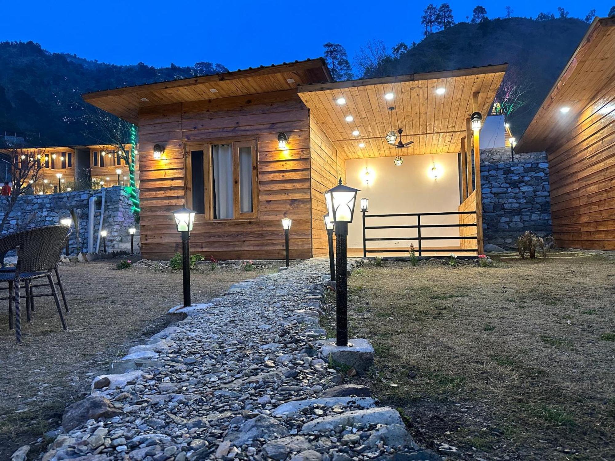 Cabana Riverside Resort - Kainchi Dham Nainital Eksteriør bilde