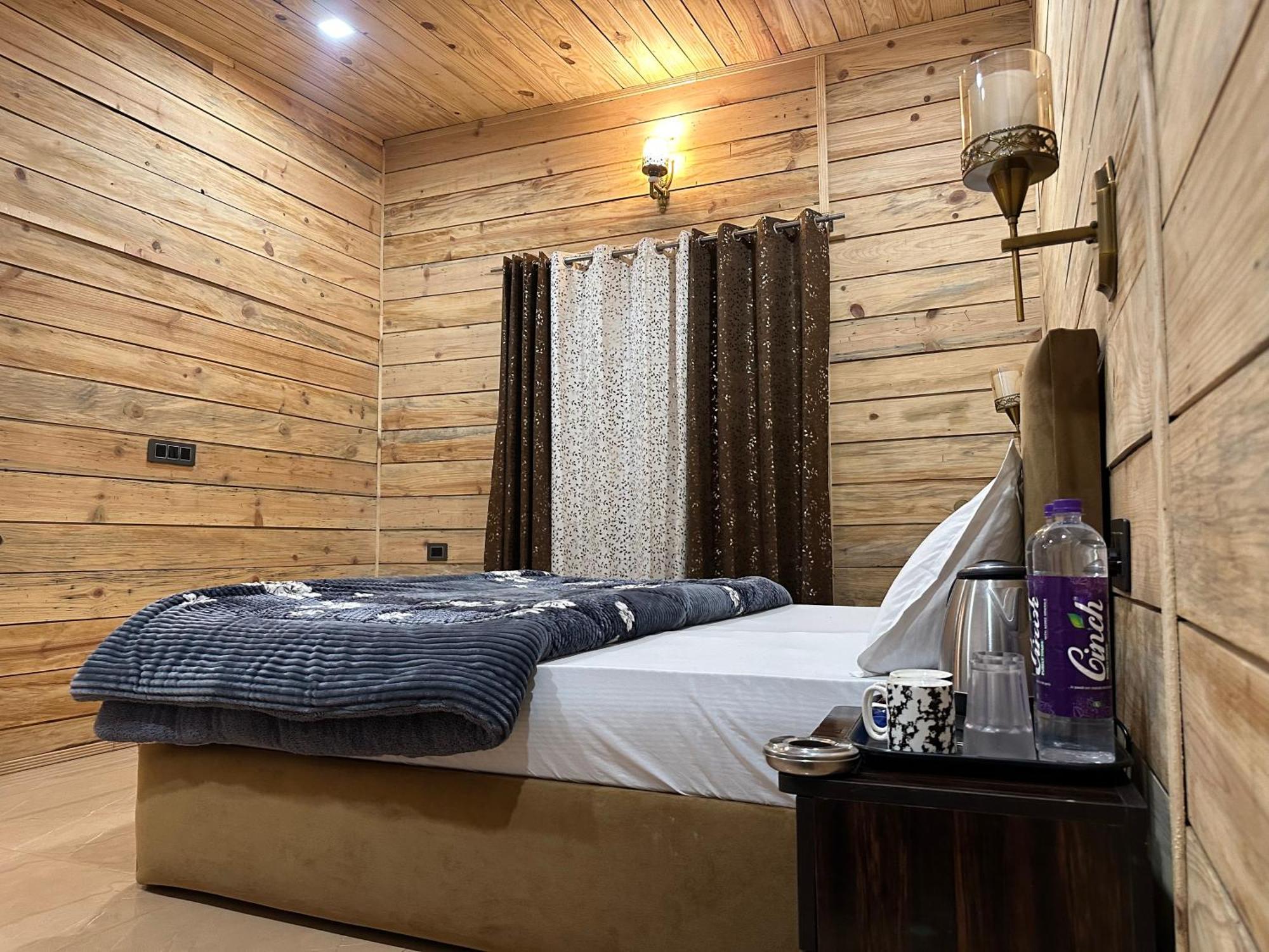 Cabana Riverside Resort - Kainchi Dham Nainital Eksteriør bilde