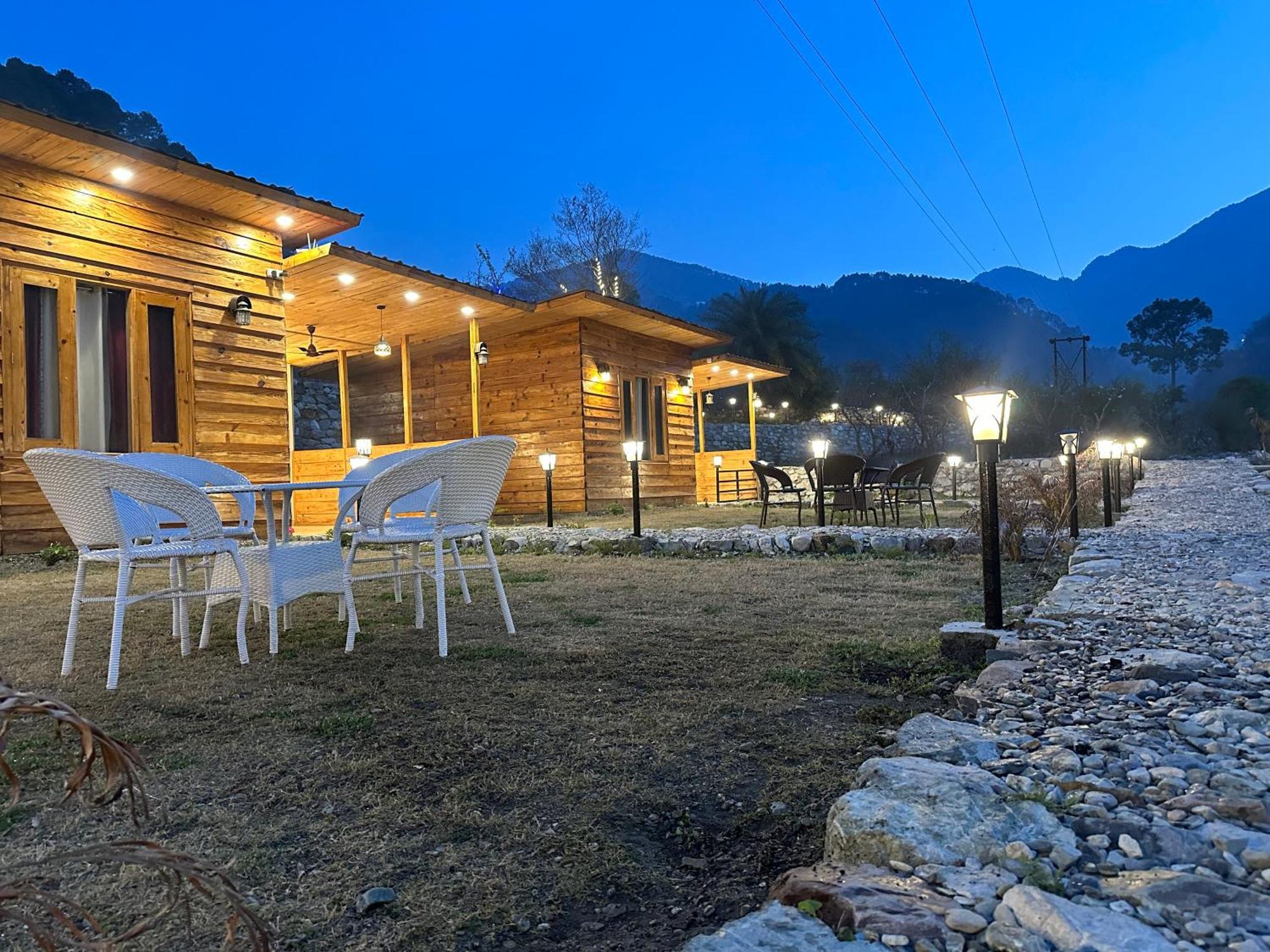Cabana Riverside Resort - Kainchi Dham Nainital Eksteriør bilde