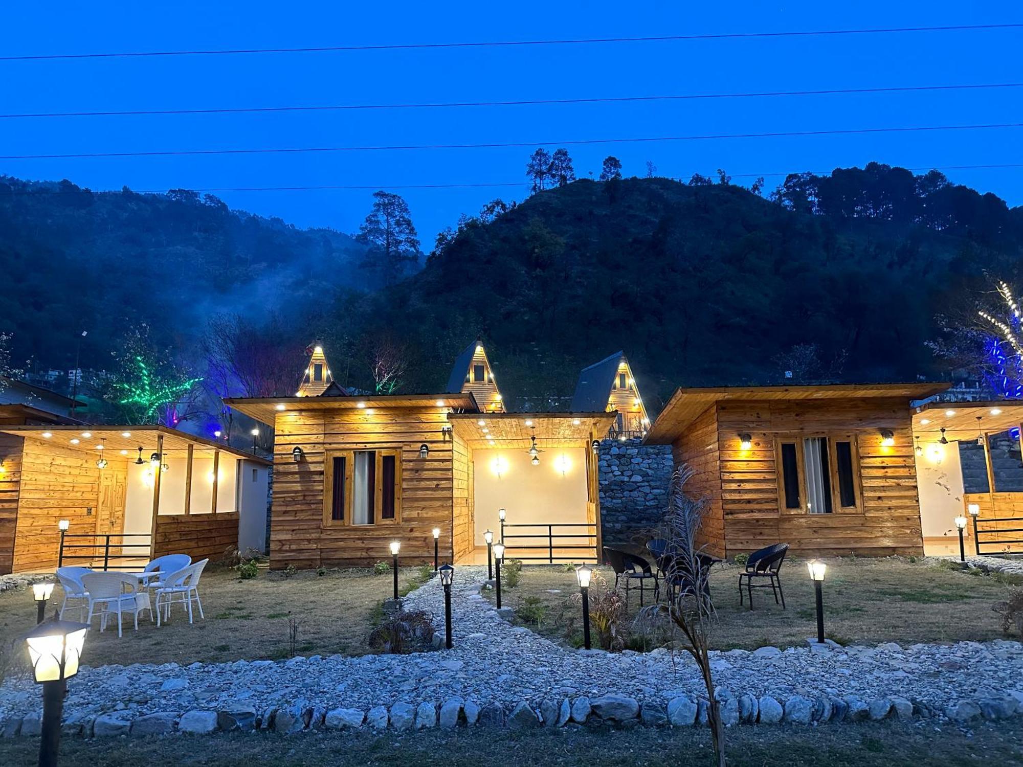 Cabana Riverside Resort - Kainchi Dham Nainital Eksteriør bilde