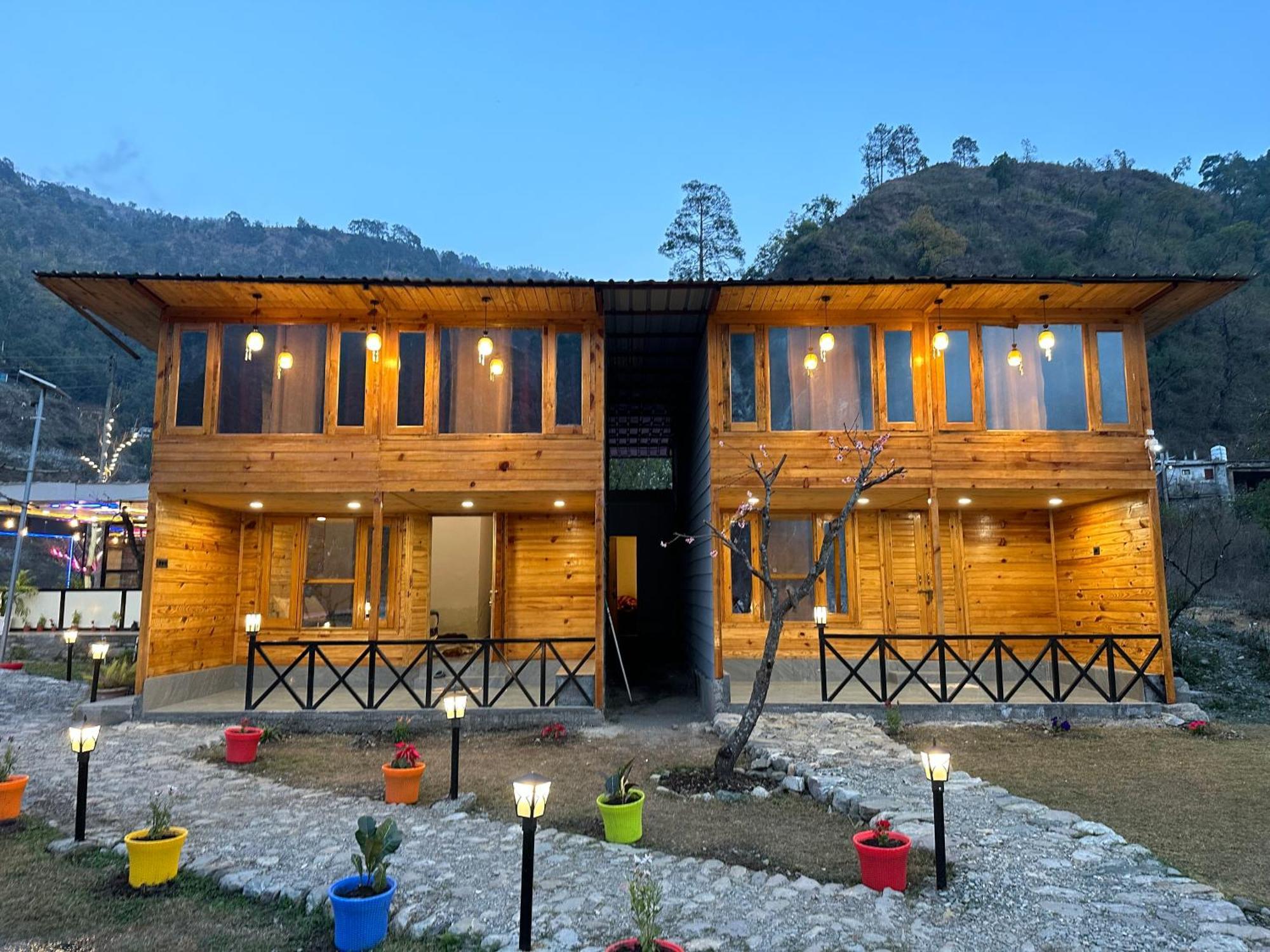 Cabana Riverside Resort - Kainchi Dham Nainital Eksteriør bilde