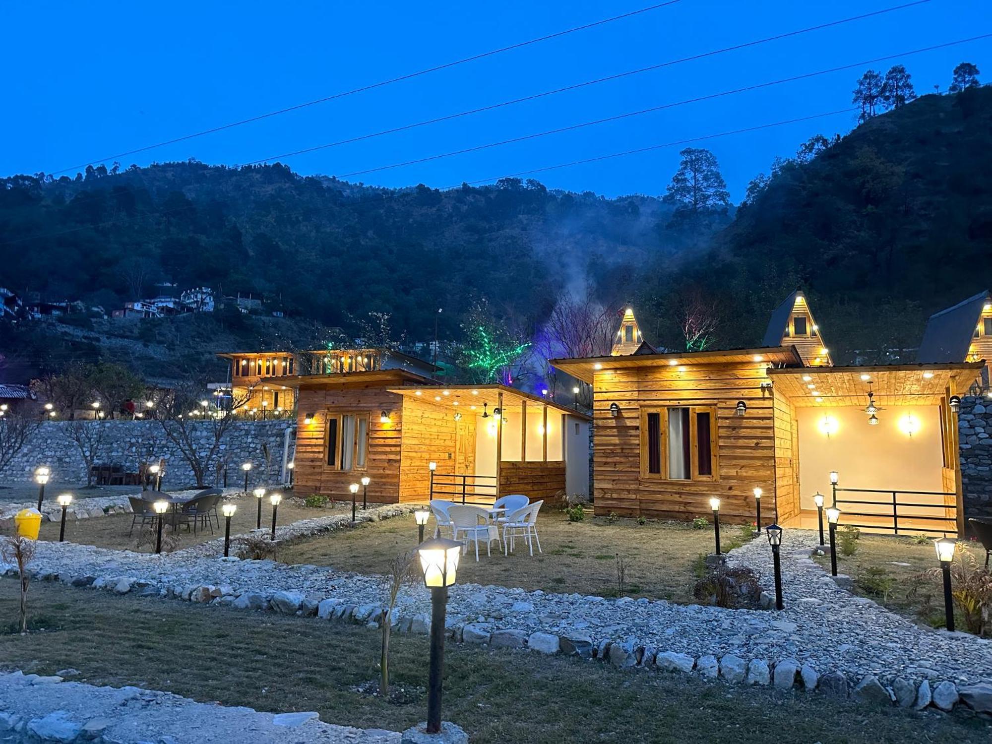 Cabana Riverside Resort - Kainchi Dham Nainital Eksteriør bilde