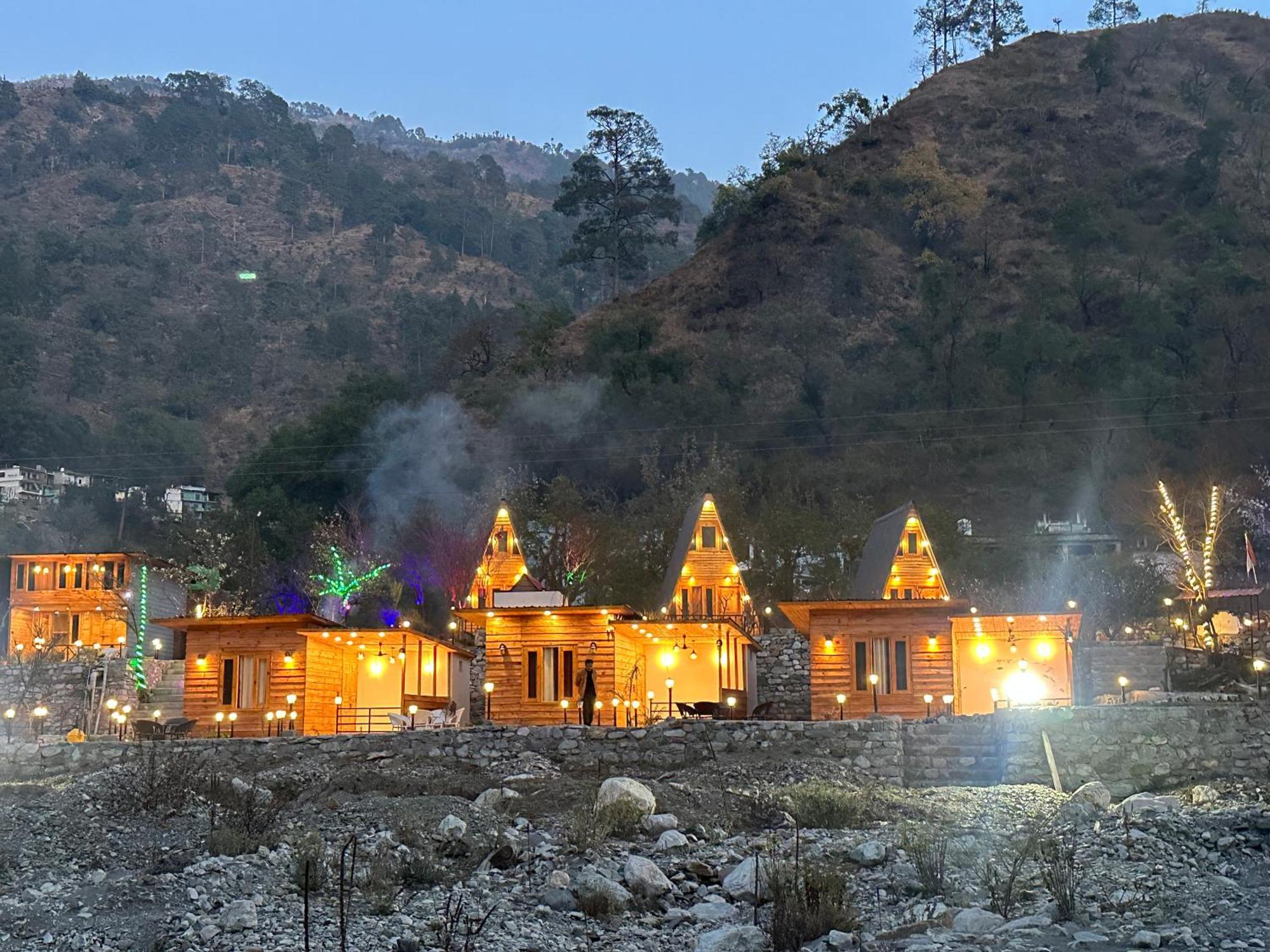 Cabana Riverside Resort - Kainchi Dham Nainital Eksteriør bilde